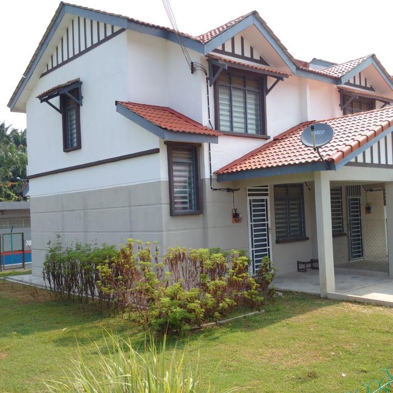 Az Zahra Homestay Klia ספאנג מראה חיצוני תמונה